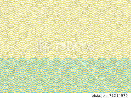 金色の線 白と青の背景の 青海波 和柄パターン 和紙風テクスチャの素材のイラスト素材