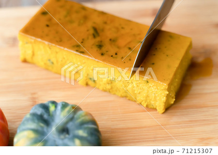 かぼちゃプリンのカット 71215307