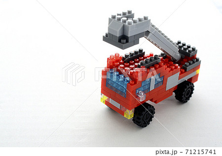 ブロックでできたはしご消防車 71215741