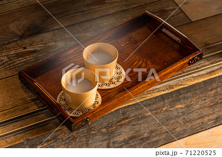 甘酒　sweet alcoholic drink made from sake  71220525