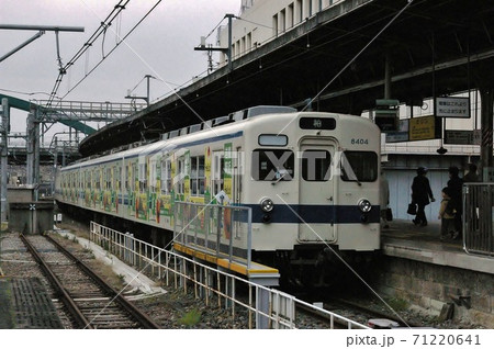 東武野田線 大宮駅に停車中の普通列車 8000系 の写真素材