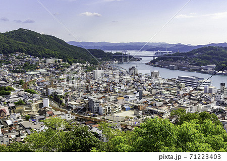 尾道の町並みと尾道水道 広島県尾道市 尾道の町並みと尾道水道 広島県尾道市 71223403