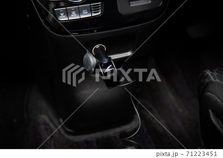 シガーソケットから充電イメージ 71223451