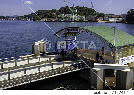 尾道駅前渡船　向島行渡船のりば　広島県尾道市 71224175