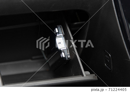 グローブボックス内のETC車載器 71224405