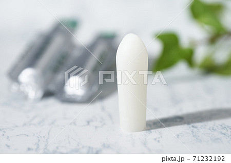 座薬のクローズアップ 71232192