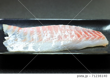 美味しい真鯛刺身 美味しい真鯛刺身 71236140