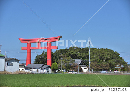 おのころ島神社の大鳥居 縁結びのパワースポット おのころ島神社の大鳥居 縁結びのパワースポット 71237198