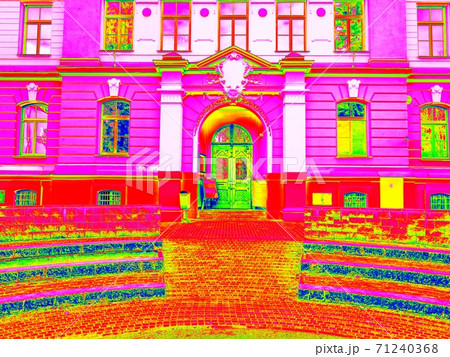 Low emission fasade and heat losses measurement result. Building after complete insulation Low emission fasade and heat losses measurement result. Building after complete insulation 71240368
