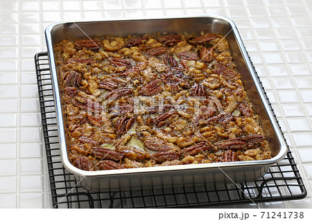 メイプルシロップスクエア 71241738