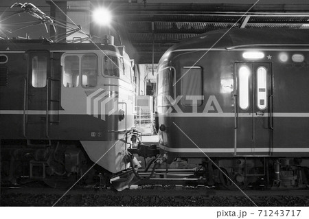 鉄道　列車　寝台　特急　ブルートレイン　ブルトレ　20系　あさかぜ　Ef65 71243717