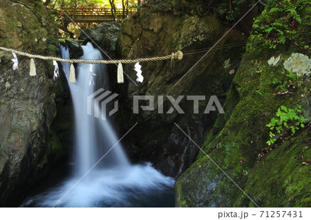 東の滝　(奈良県東吉野村) 71257431
