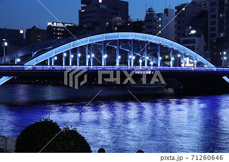 水辺のにぎわい創出する隅田川橋梁のライトアップ 『駒形橋』 水辺のにぎわい創出する隅田川橋梁のライトアップ 『駒形橋』 71260646