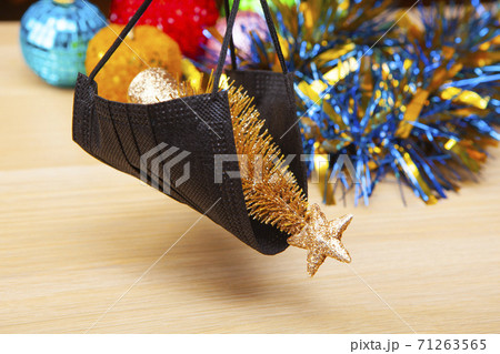 image of new year toy mask  71263565