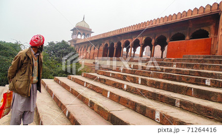 Humayun's tomb in Delhi, India Humayun's tomb in Delhi, India 71264416