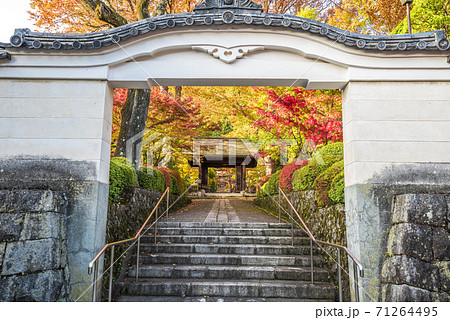 長野県　木曽福島　興禅寺 71264495