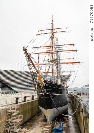 スコットランド郊外の町ダンディーに保管された帆船のディスカバリー号 71270063