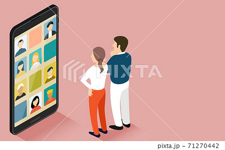 スマホアプリで仲間を探す人 アイソメトリック スマホアプリで仲間を探す人 アイソメトリック 71270442