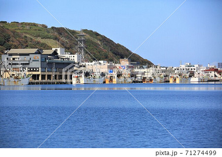 稚内副港から市街地を臨む（北海道稚内市） 71274499