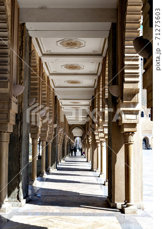 モロッコ、カサブランカのハッサン2世モスク 71275603