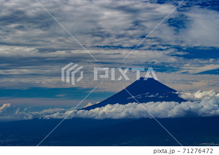 西伊豆スカイラインから望む富士山 西伊豆スカイラインから望む富士山 71276472