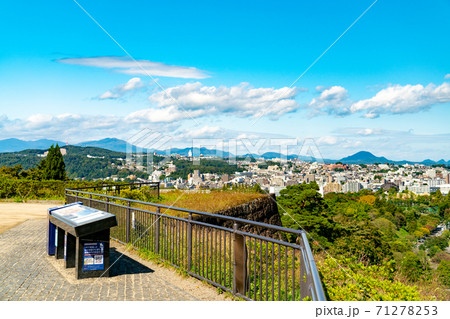 青空の青葉城址と仙台市街 71278253