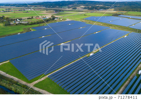 メガソーラー 太陽光発電所 空撮 メガソーラー 太陽光発電所 空撮 71278411