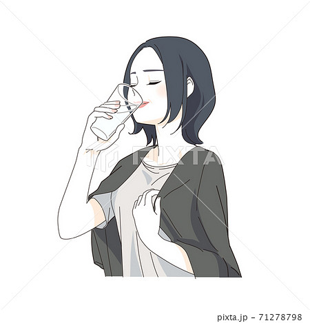 飲み物を飲む40代女性のイラスト素材