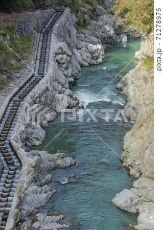白丸ダム魚道 秋景 白丸ダム魚道 秋景 71278976