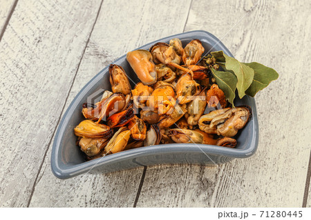 Pickled mussels in the bowl Pickled mussels in the bowl 71280445