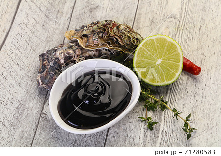 Traditional Oyster sauce 71280583