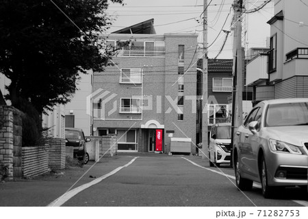 突き当りに自動販売機 71282753