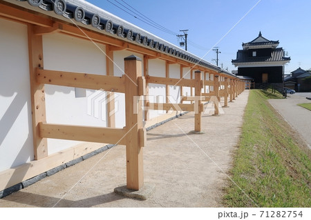 西尾城屏風折れの土塀 71282754