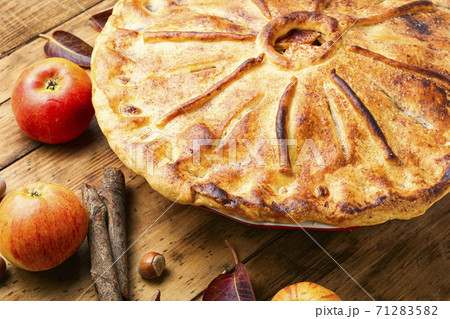Traditional apple pie Traditional apple pie 71283582