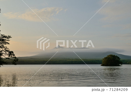 大沼の夕暮れ 71284209