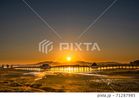 《青森県》鶴の舞橋・ご来光 《青森県》鶴の舞橋・ご来光 71287985