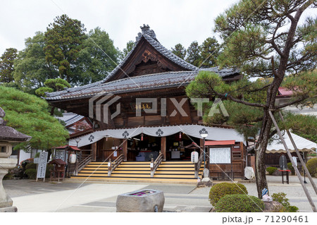 秋の元善光寺、長野県飯田市 71290461