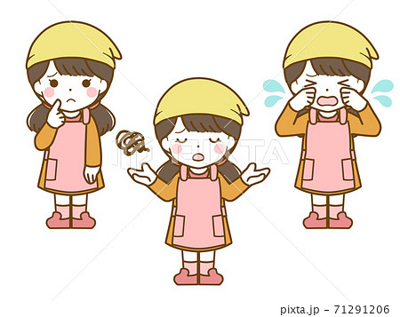 エプロンを着た女児の困った表情 71291206