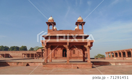 Galtaji monkey Temple in Jaipur city, India	 71291451