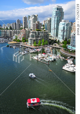 カナダバンクーバーの港風景 カナダバンクーバーの港風景 71292339