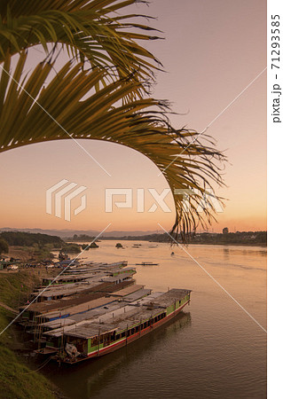 LAO HUAY XAY MEKONG RIVER 71293585