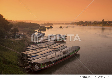 LAO HUAY XAY MEKONG RIVER 71293702