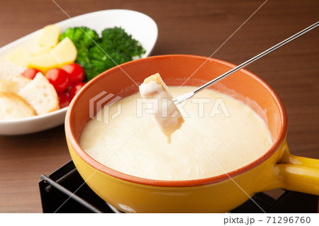 チーズフォンデュ 71296760