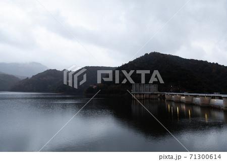 Dam of Sau reservoir, Spain Dam of Sau reservoir, Spain 71300614