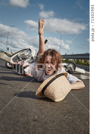 falling from the bicycle falling from the bicycle 71302993