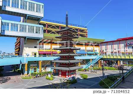 【神奈川県】海老名駅前に広がるビナウォークの七重塔 71304652