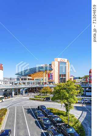 【神奈川県】海老名駅前に広がるビナウォークの街並み 【神奈川県】海老名駅前に広がるビナウォークの街並み 71304659