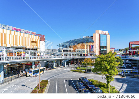 【神奈川県】海老名駅前に広がるビナウォークの街並み 【神奈川県】海老名駅前に広がるビナウォークの街並み 71304660