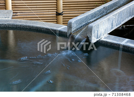 源泉かけ流し、客室露天風呂　温泉の湯口 71308468