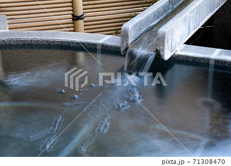 源泉かけ流し、客室露天風呂　温泉の湯口 71308470
